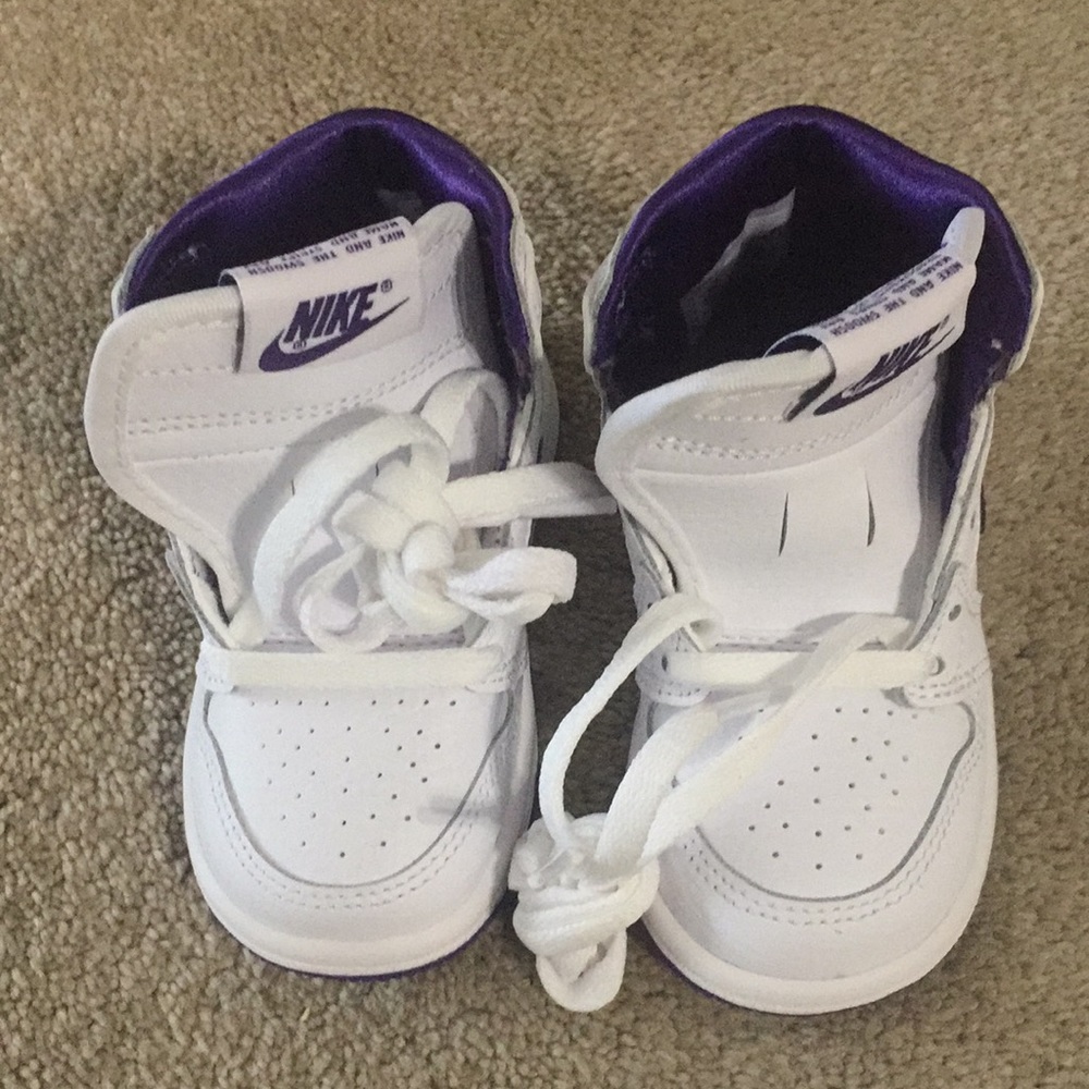 Jordan 1 High OG Toddler Shoes. White/Court Purple